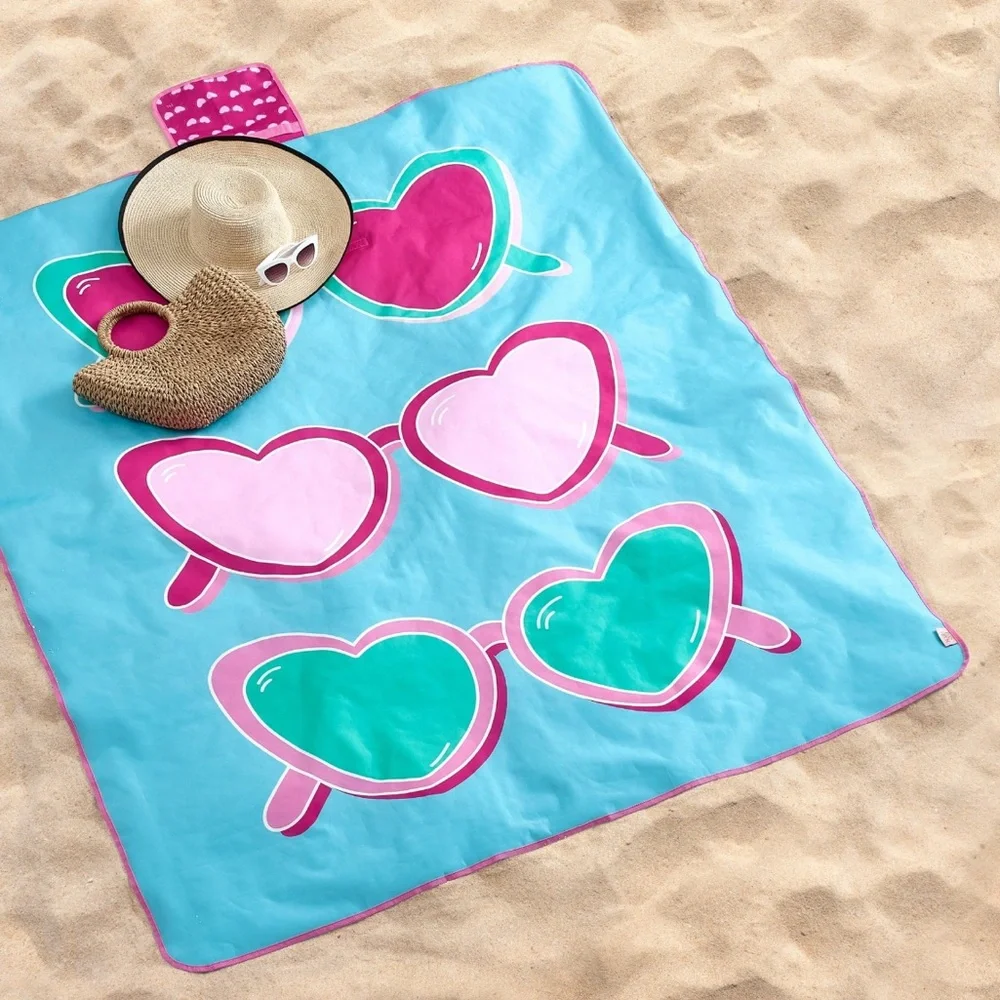 Paris Hilton Sunnies 60x70” foldable beach picnic blanket NWT